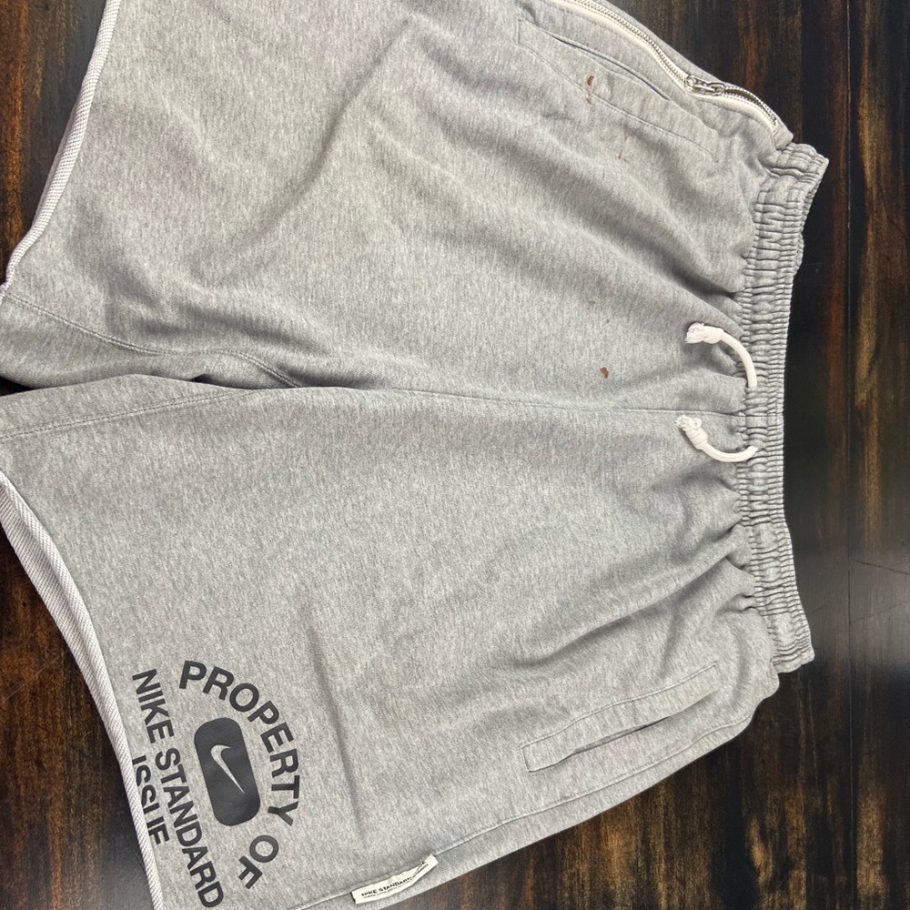 Nike Standard Issue Sweat Shorts XL